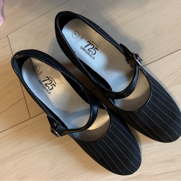 Black Pinstripe Heels with Strap - Picture 4 of 9